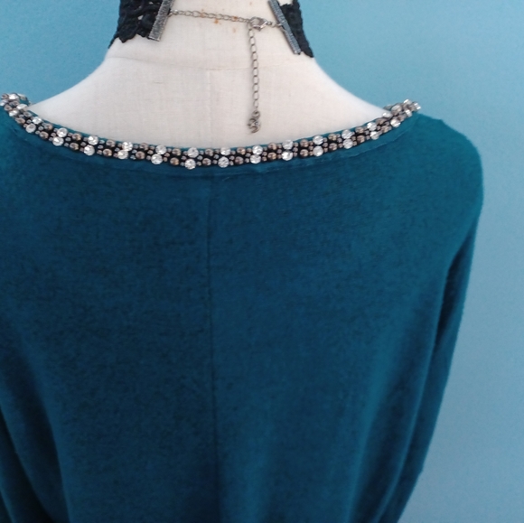 NEW! Jennifer Lopez keyhole top XXL - Picture 7 of 9